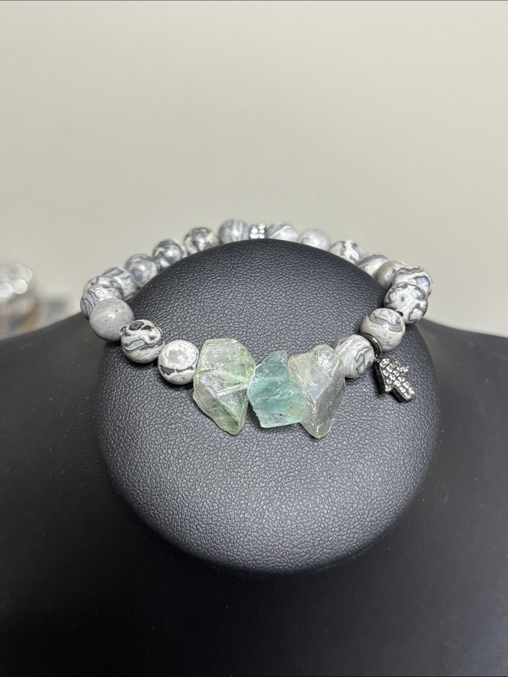 Green Raw Crystal & Gray Marbled Stone Bead Stretch Bracelet with Chakra Hand